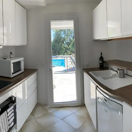 Nyaraló Grande Propriete Avec Piscine Et Terrain De Tennis Prives