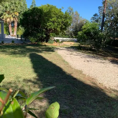 Grande Propriete Avec Piscine Et Terrain De Tennis Prives Nyaraló