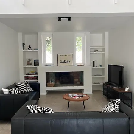 Nyaraló Grande Propriete Avec Piscine Et Terrain De Tennis Prives